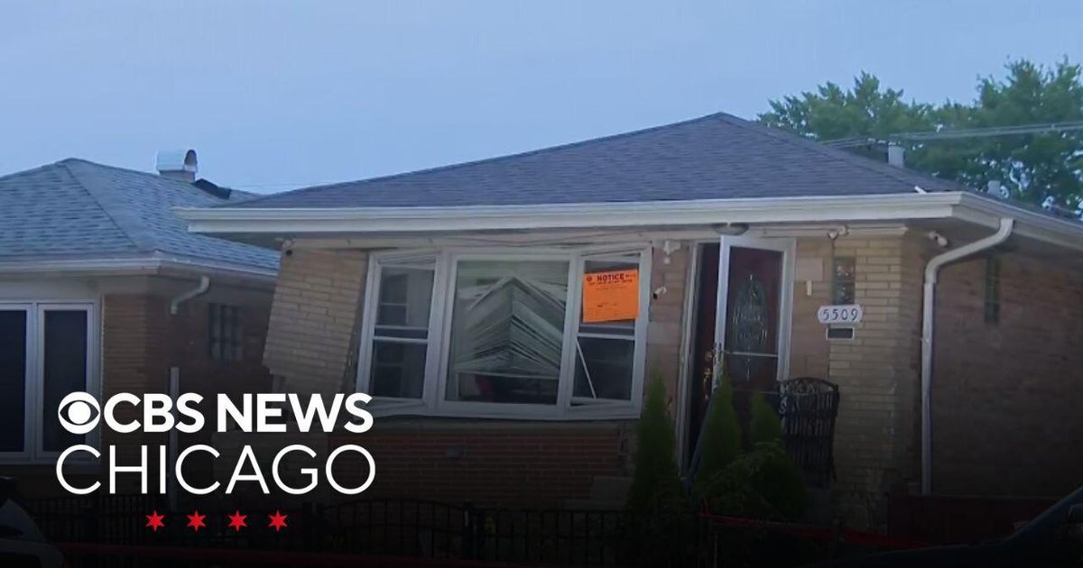CTA bus slams into house in Chicago's Jefferson Park neighborhood - CBS ...