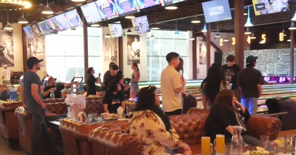 Lodi bowling alley reopens after shooting outside business