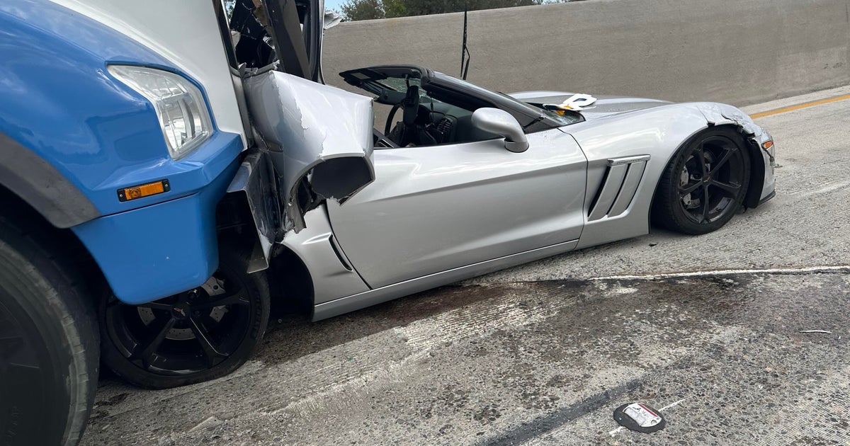 Crash involving diesel truck, Corvette on Highway 50 in Sacramento leaves 1 dead