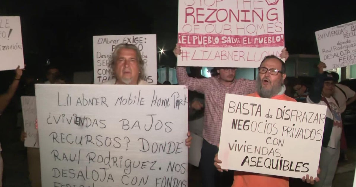 Li’l Abner Mobile Home Park residents protest impending eviction in Sweetwater