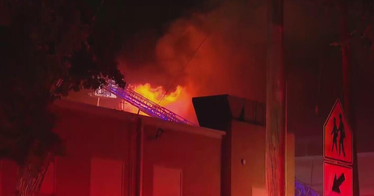 Cause of fire at vacant Fort Worth ISD school under investigation - CBS ...