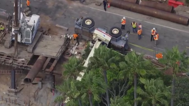 malibu-overturned-crane.png 