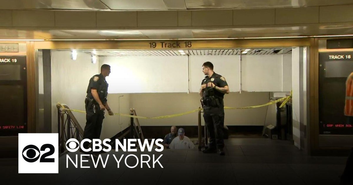 Off-duty NYPD officer shot suspect during attempted robbery, police say ...