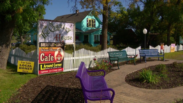 10p-pkg-fmn-schoolhouse-cafe-wcco8t7g.jpg 