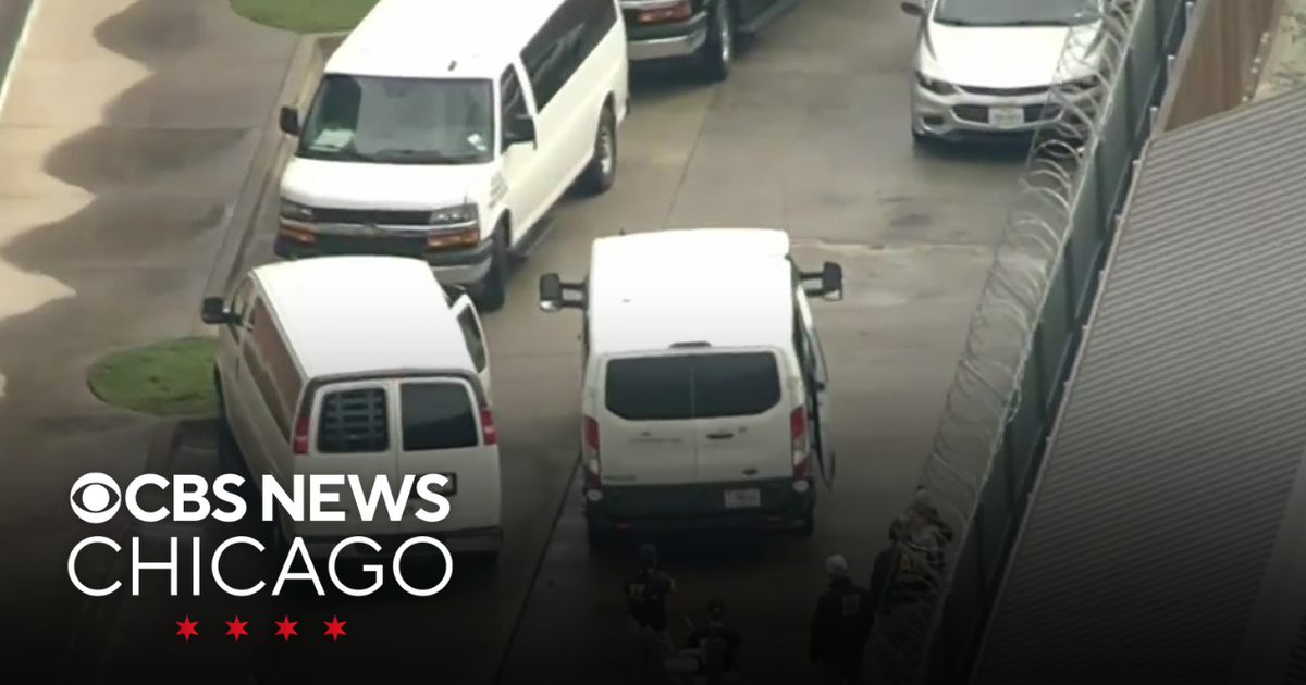 1 detainee killed, 2 others critically hurt at Dallas ICE facility ...