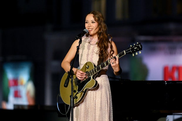 The Drop: Laufey A Special Benefit Program 