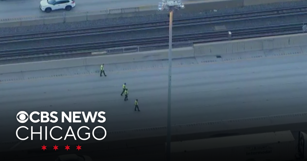 Shooting investigation on outbound Dan Ryan closes express lanes - CBS ...