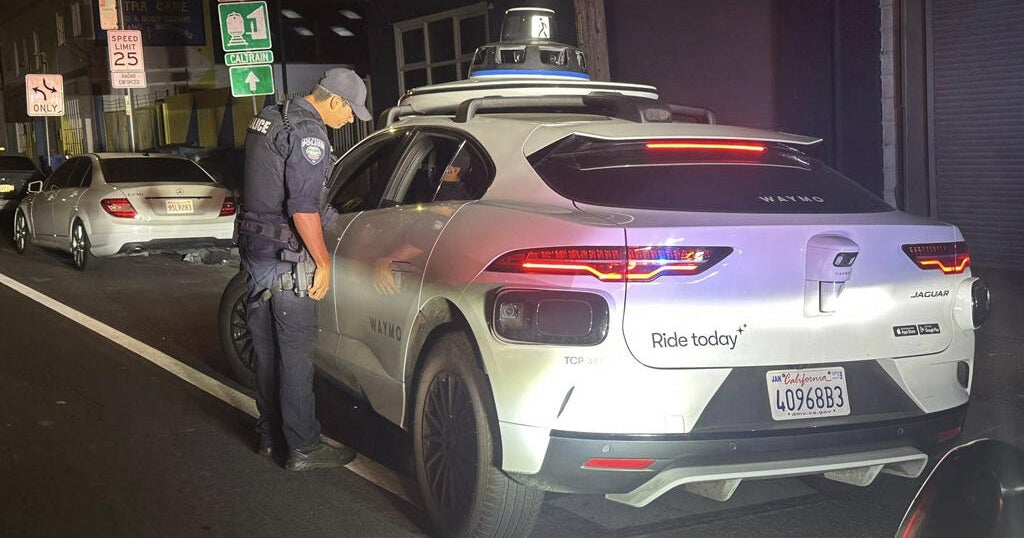 California Police Pull Over Waymo Robotaxi During DUI Checkpoint, Citing Regulatory Gaps
