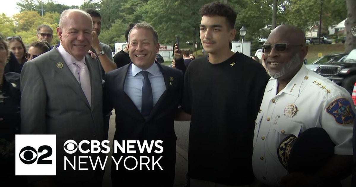 Tenafly Renames Street for Freed Hostage Edan Alexander