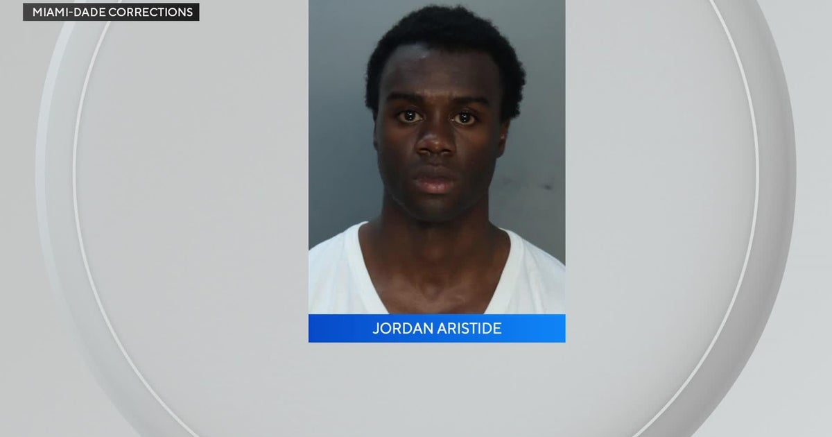 Miami-Dade deputy faces domestic violence charge in North Miami, authorities say