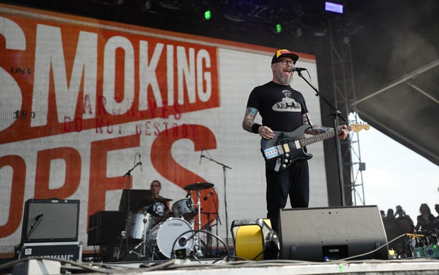 smoking-popes-1-riot-fest-jake-barlow.jpg 