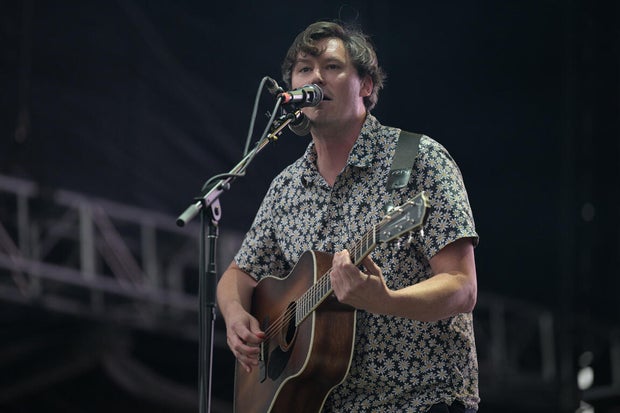 riot-fest-ed-spinelli-front-bottoms-01.jpg 