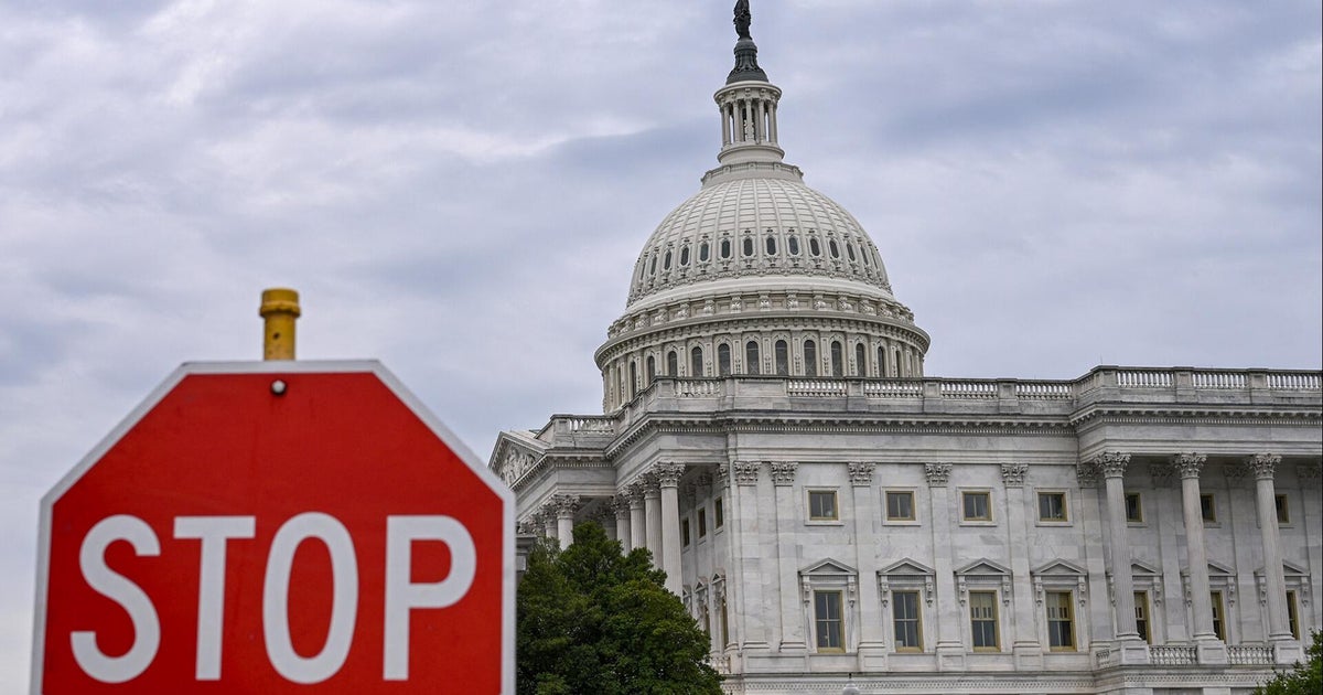 Senate fails again to pass spending bills, government shutdown