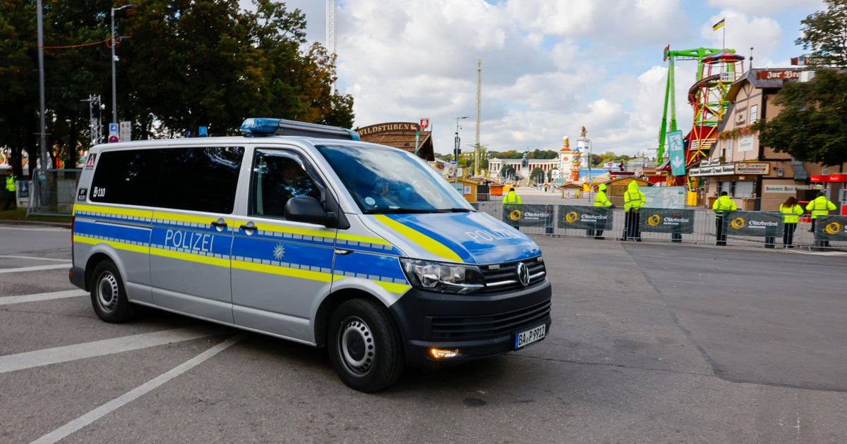 The bombing threat shuts the Oktobest Emunich after sparks kill fire from home
