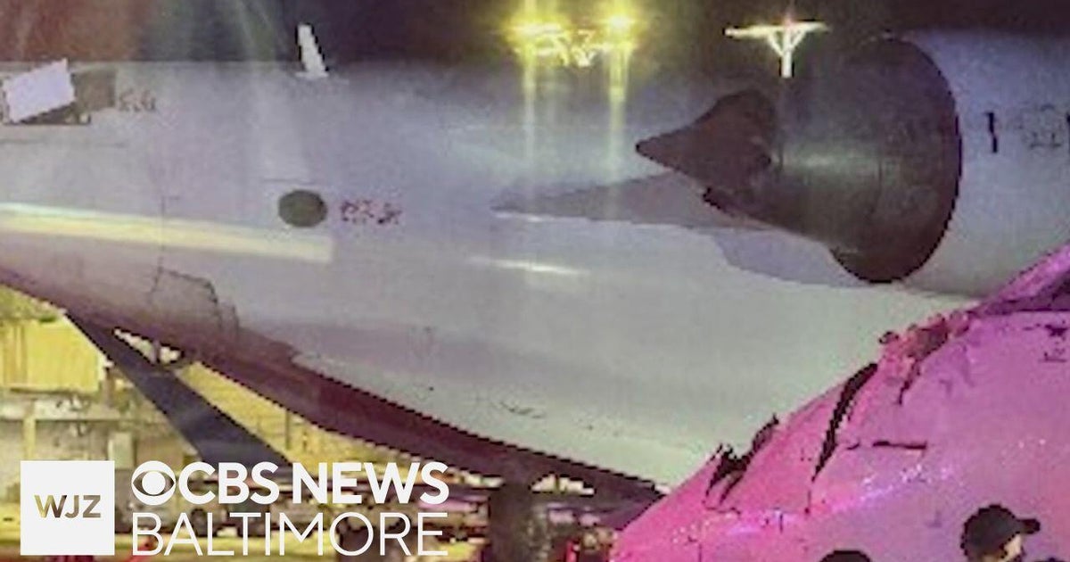 Two Delta Jets Collide at LaGuardia Injuring Flight Attendant, Stranding Thousands