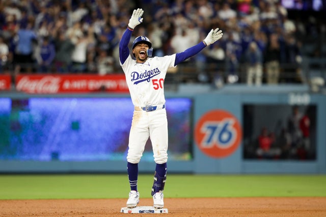 Wild Card Series - Cincinnati Reds v Los Angeles Dodgers - Game 2