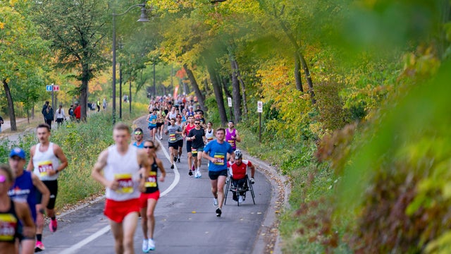 Twin Cities Marathon, October 2022, by Alex Kormann, Star Tribune 