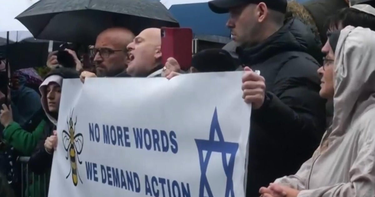 British police arrest 6 after deadly Manchester synagogue attack