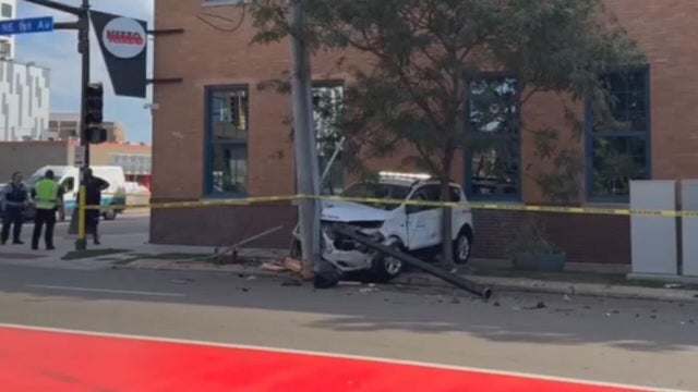 crash-utility-pole.jpg 