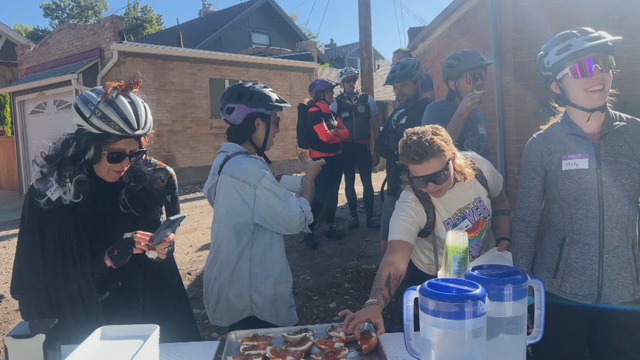 jewish-deli-bike-tour-5pkg-frame-3104.png 