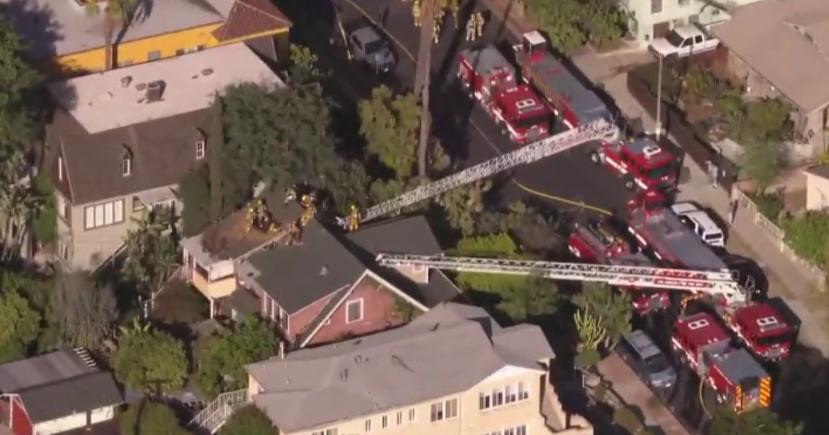 Person hospitalized after Los Angeles firefighters extinguish fire at Silver Lake home
