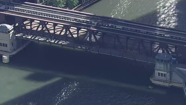 lake-street-bridge.png 