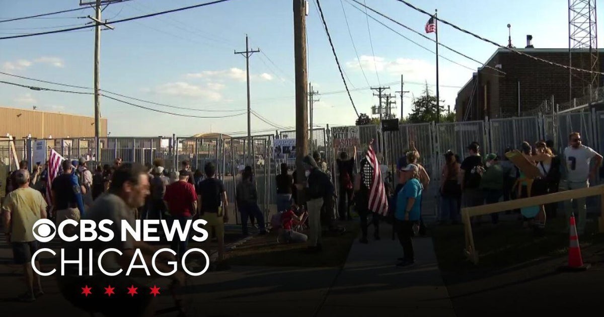 Broadview mayor sets protest limits outside ICE facility - CBS Chicago