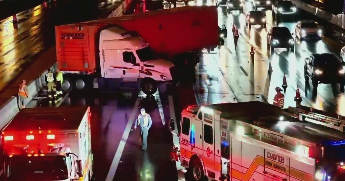 Traffic snarled after trailer-tractor crash in Broward County