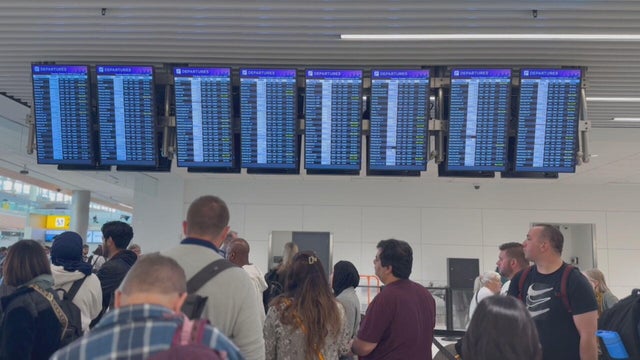 gov-shutdown-airport-issues-10pkg-transfer-frame-873.jpg 