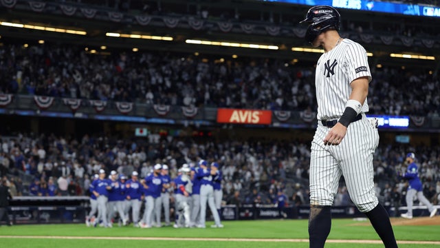 yankees-blue-jays-game-4-1.jpg 