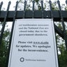 Rząd federalny zawiesza działalność po tym, jak Kongres nie uchwalił ustawy o finansowaniu