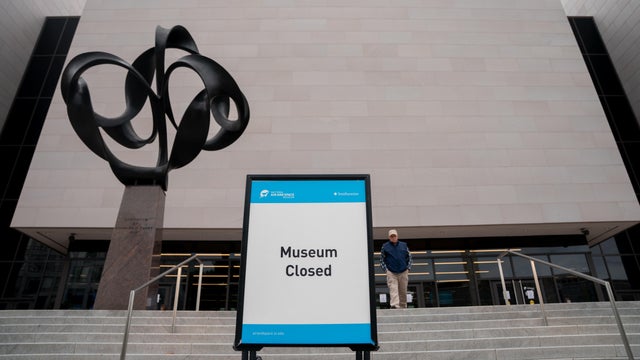 Smithsonian Locations Close Due To Government Shutdown 