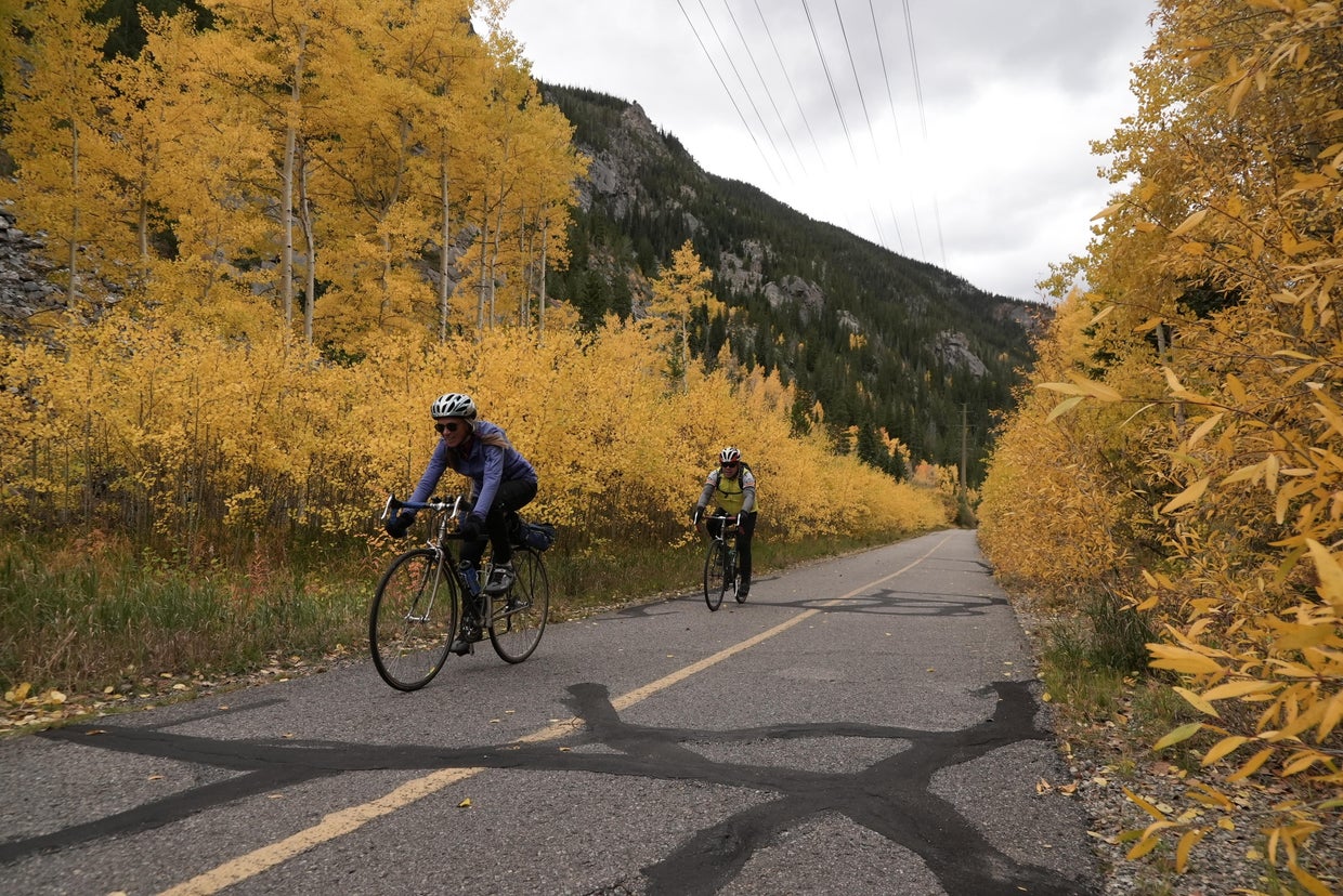 Fall foliage colors muted in several regions due to drought - CBS News
