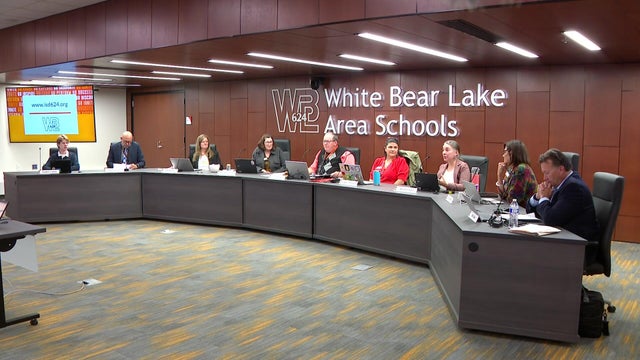 inx-wbl-school-board-meeting-berg-101325.jpg 