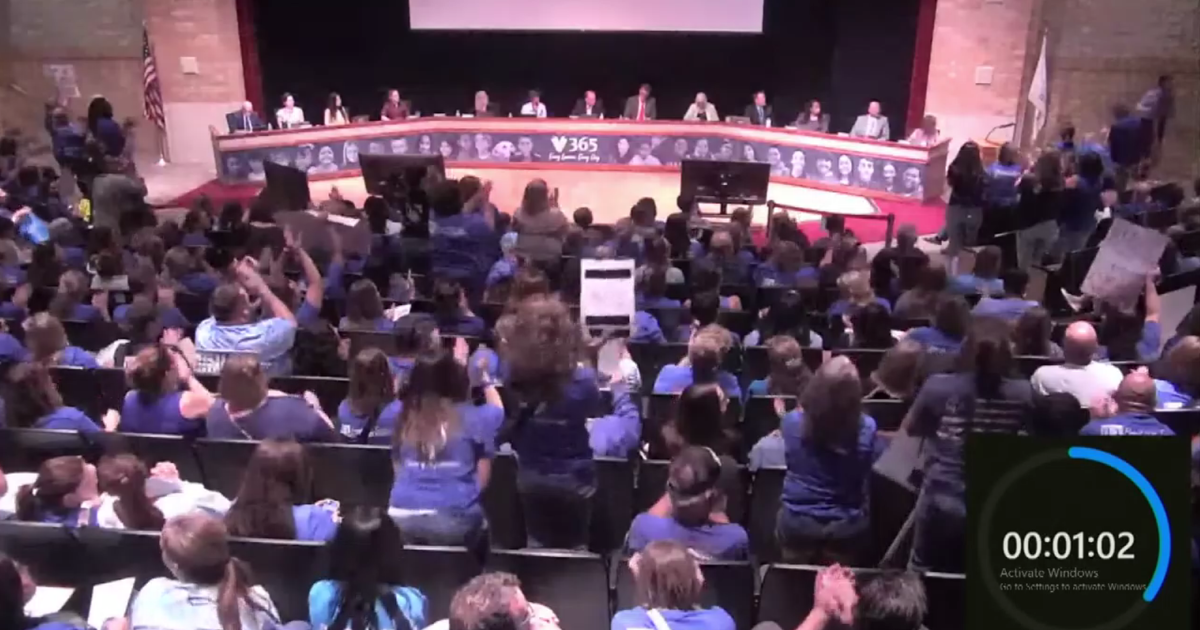 Teachers in Romeoville, Illinois returning to bargaining table after voting down agreement Teachers in Romeoville, Illinois returning to bargaining table after voting down agreement
