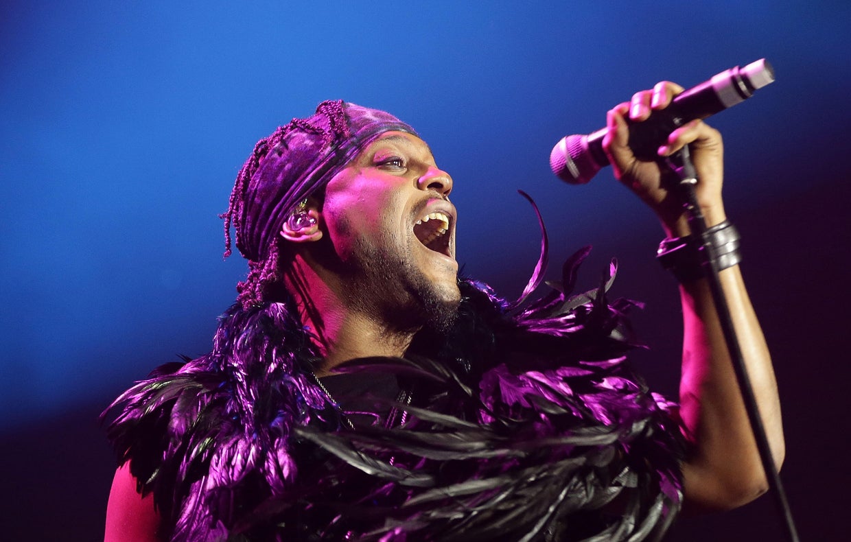 D'Angelo, Grammy-winning R&B singer, dies of cancer at 51 - CBS News
