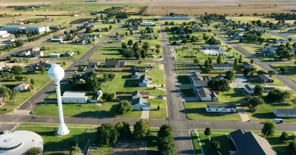 Kansas town goes green while rebuilding after devastating tornado