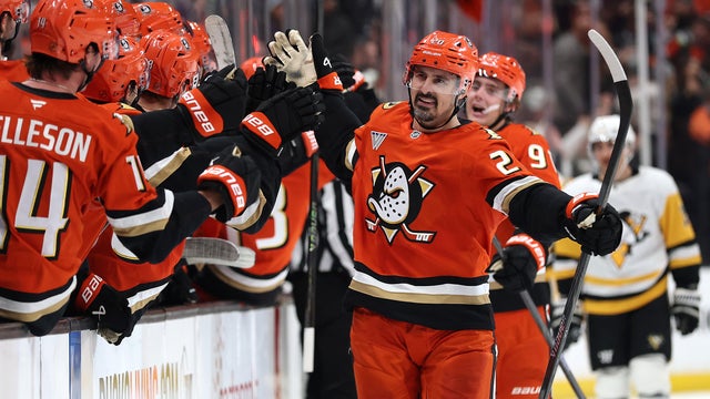 Pittsburgh Penguins v Anaheim Ducks 