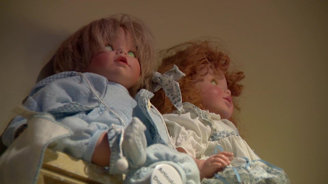 5p-pkg-creepy-doll-museum-wcco8z7f.jpg 