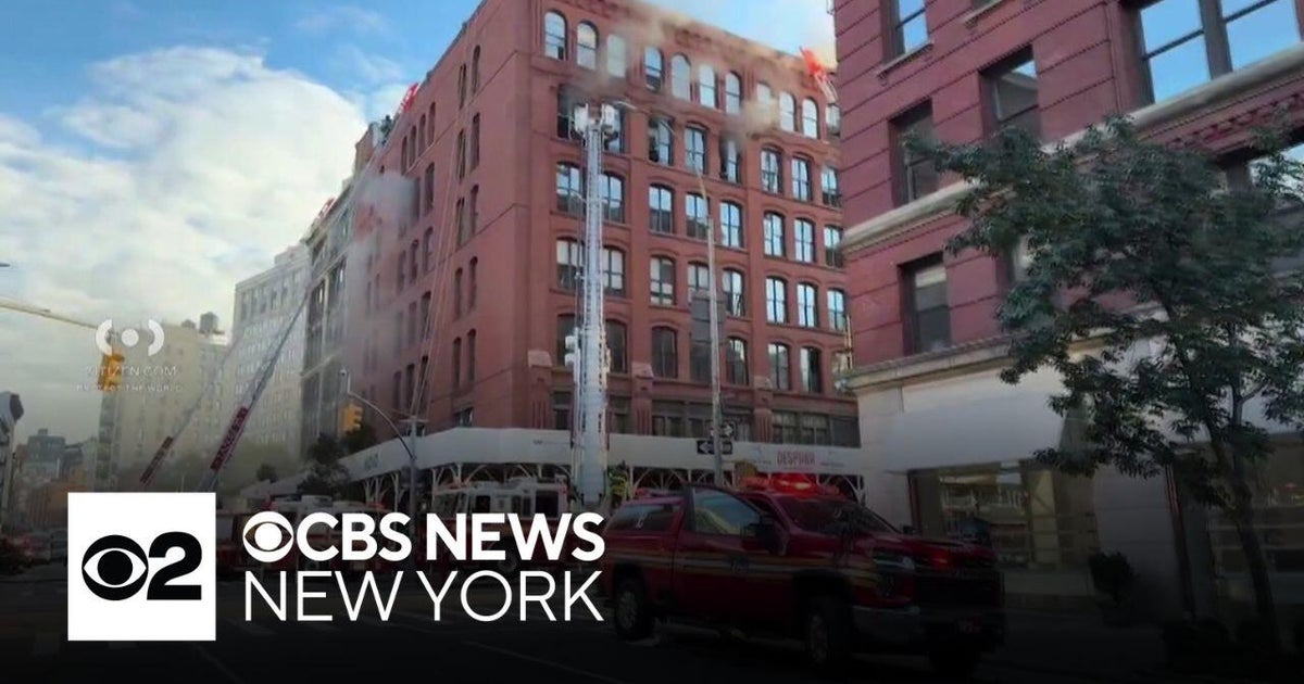 2 firefighters hurt battling SoHo apartment building fire - CBS New York