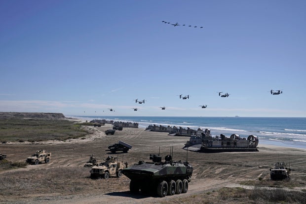 TOPSHOT-US-POLITICS-MARINES-VANCE