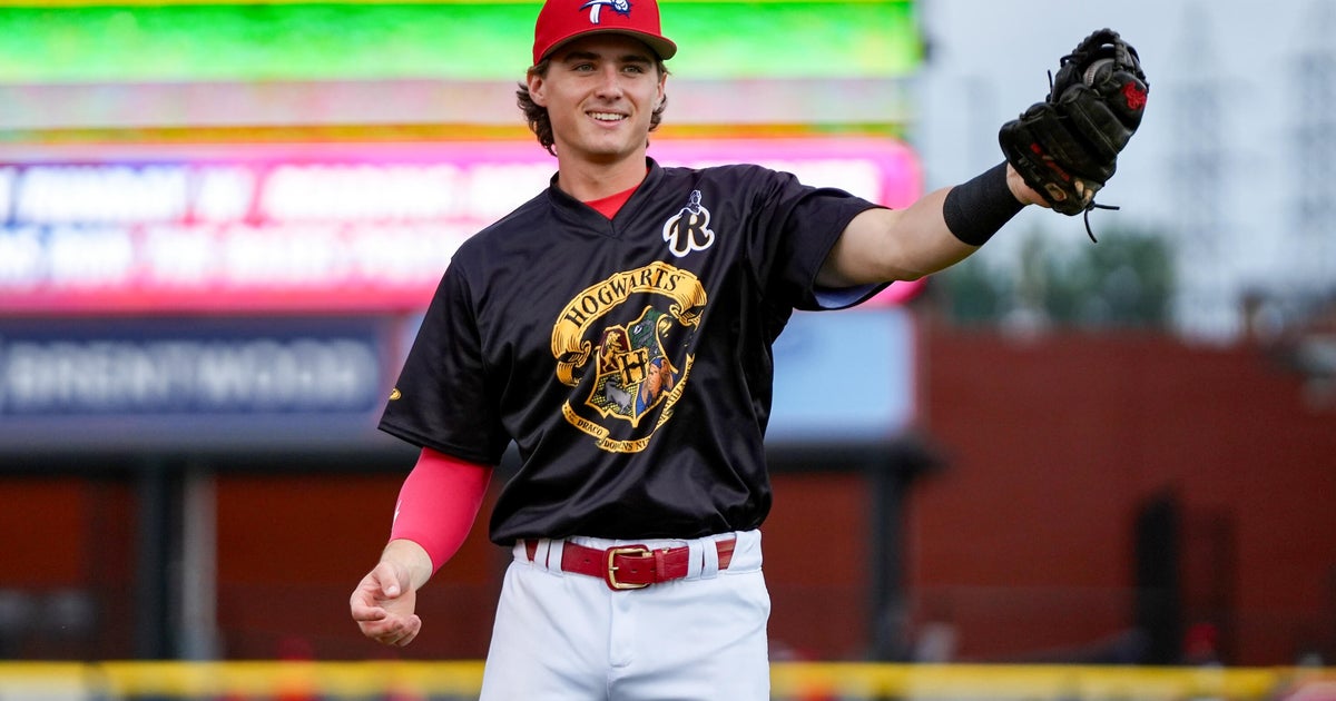 Phillies' top hitting prospect Aidan Miller appears in play for 2026, but  where would he fit? - CBS Philadelphia