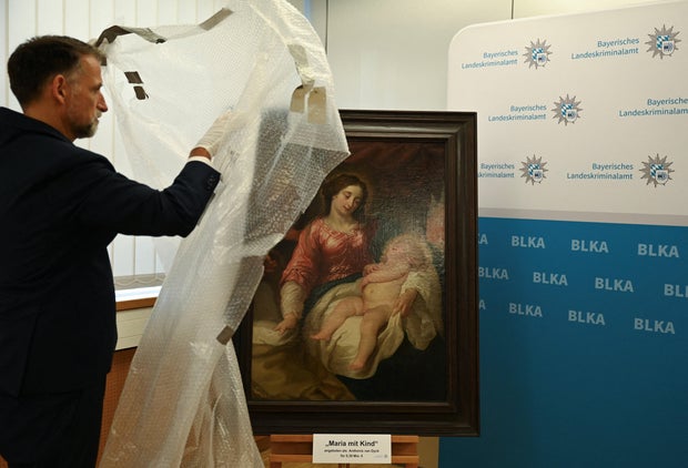 Bavarian police displays counterfeits of famous painters of Picasso, Rembrandt and Rubens in Munich