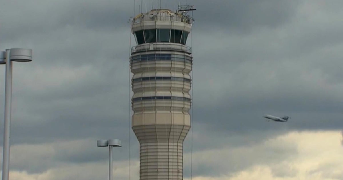 Air traffic controller turns to DoorDash, gets loan amid dragging shutdown
