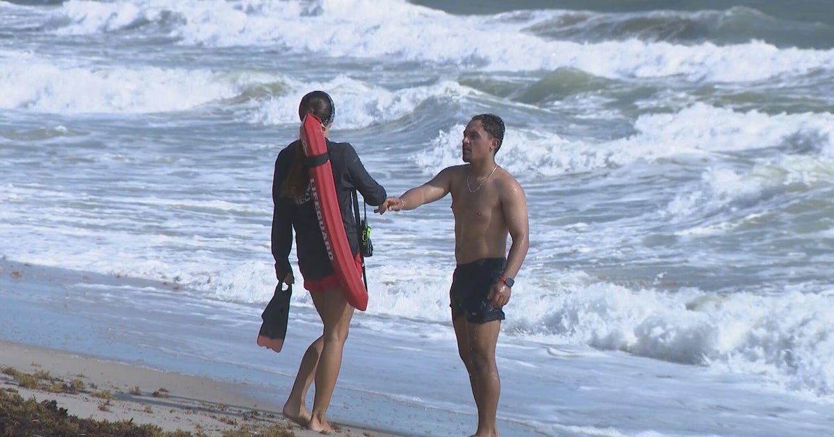 Hurricane Melissa bringing rough currents and waves to Fort Lauderdale Beach, Ocean Rescue officials warn Hurricane Melissa bringing rough currents and waves to Fort Lauderdale Beach, Ocean Rescue officials warn