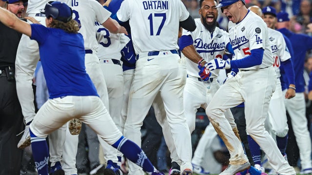 World Series - Toronto Blue Jays v Los Angeles Dodgers - Game Three