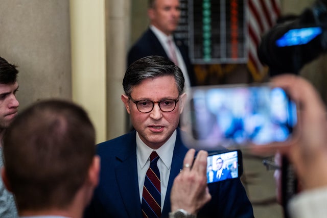 Shutdown standoff: Why experts say the Trump administration is sitting on  SNAP funds - CBS Atlanta