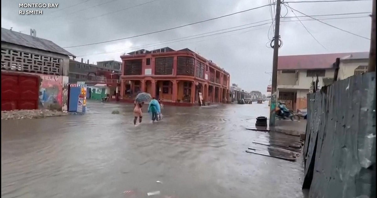 Hurricane Melissa survivor describes storm making landfall: "It was horrendous"