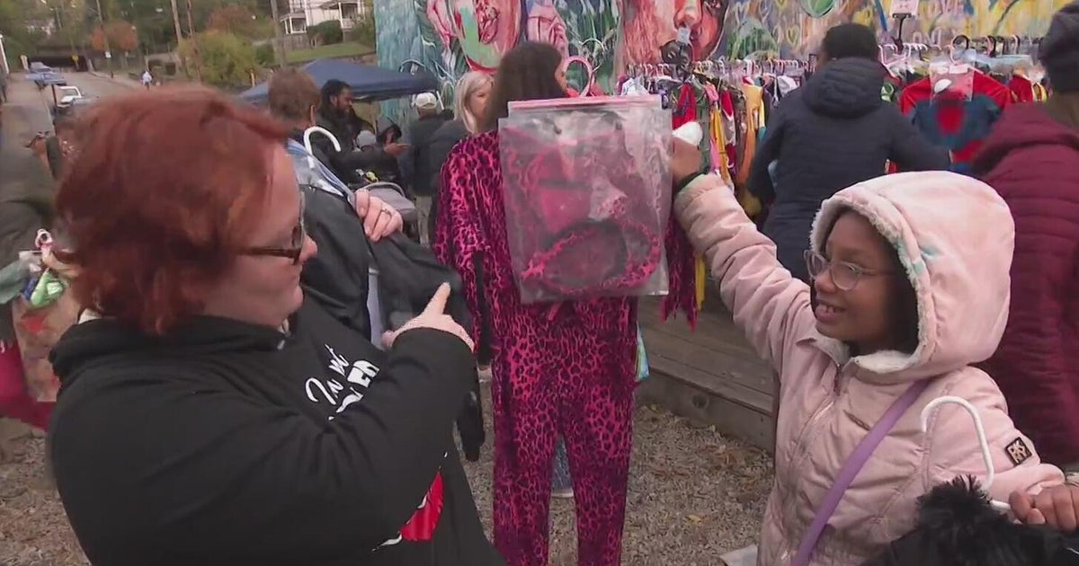 Nearly 1,200 free Halloween costumes given away in memory of 19-year-old who loved bringing others joy Nearly 1,200 free Halloween costumes given away in memory of 19-year-old who loved bringing others joy