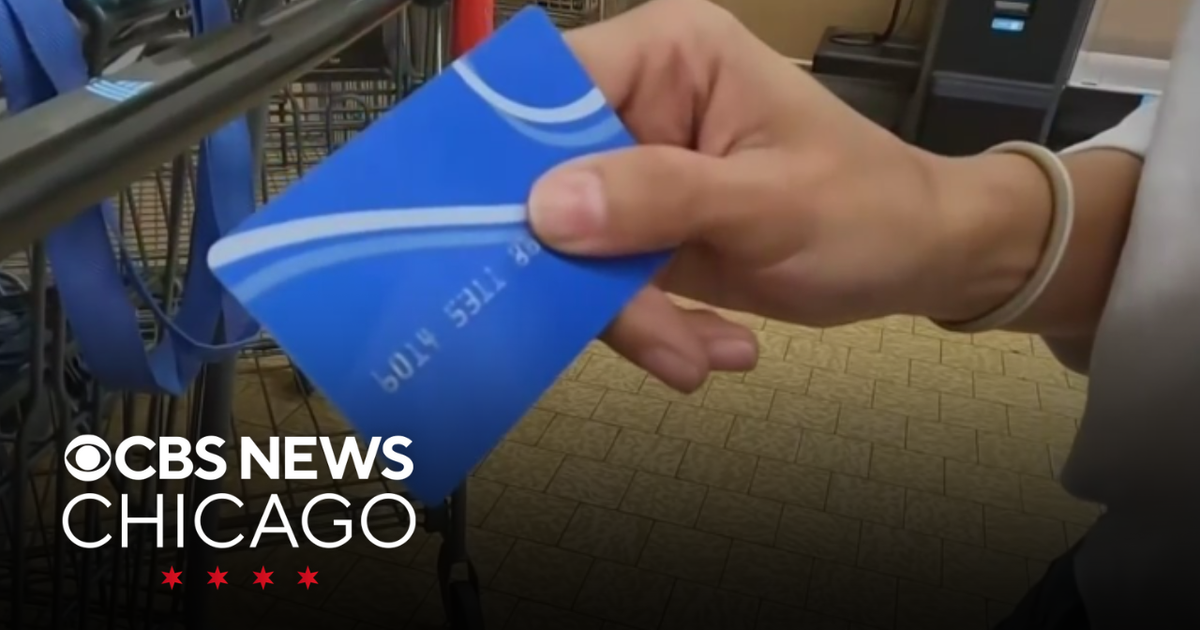 Chicago community groups and businesses help families who didn't receive SNAP benefits